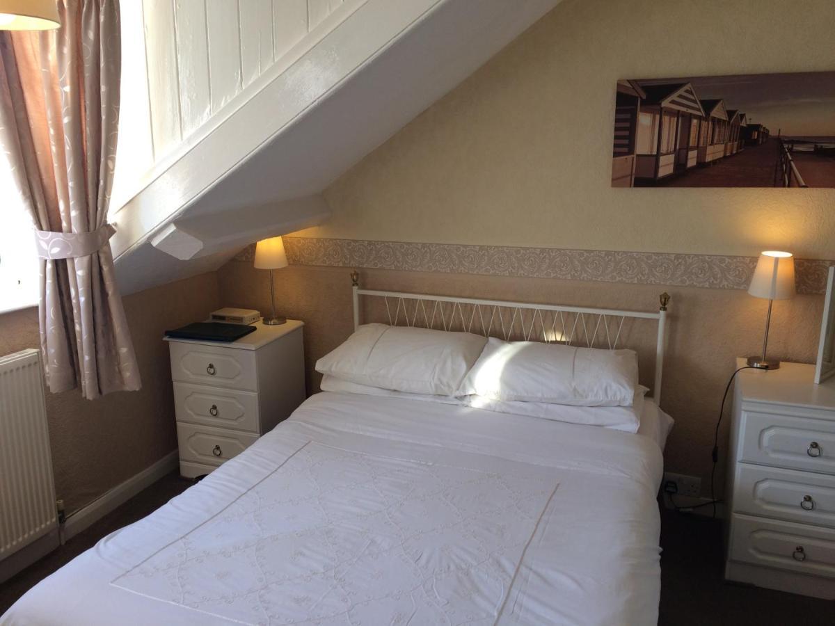 Bed and Breakfast The Whiteley à Scarborough Extérieur photo
